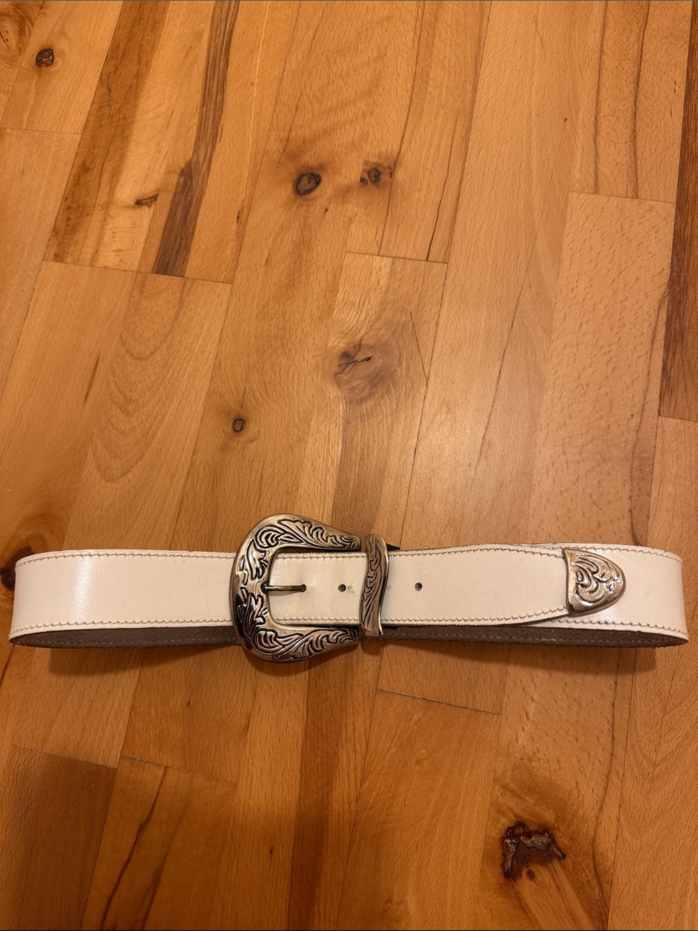 White Leather Western-Style Buckle Belt